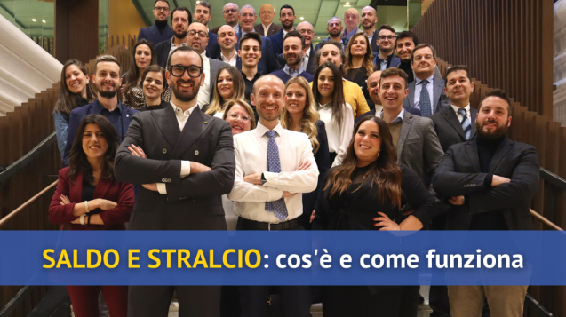 Nero e Arancione Tecnologia Audace Giocatore Sito Web Personale (1000 × 562 px) (5)